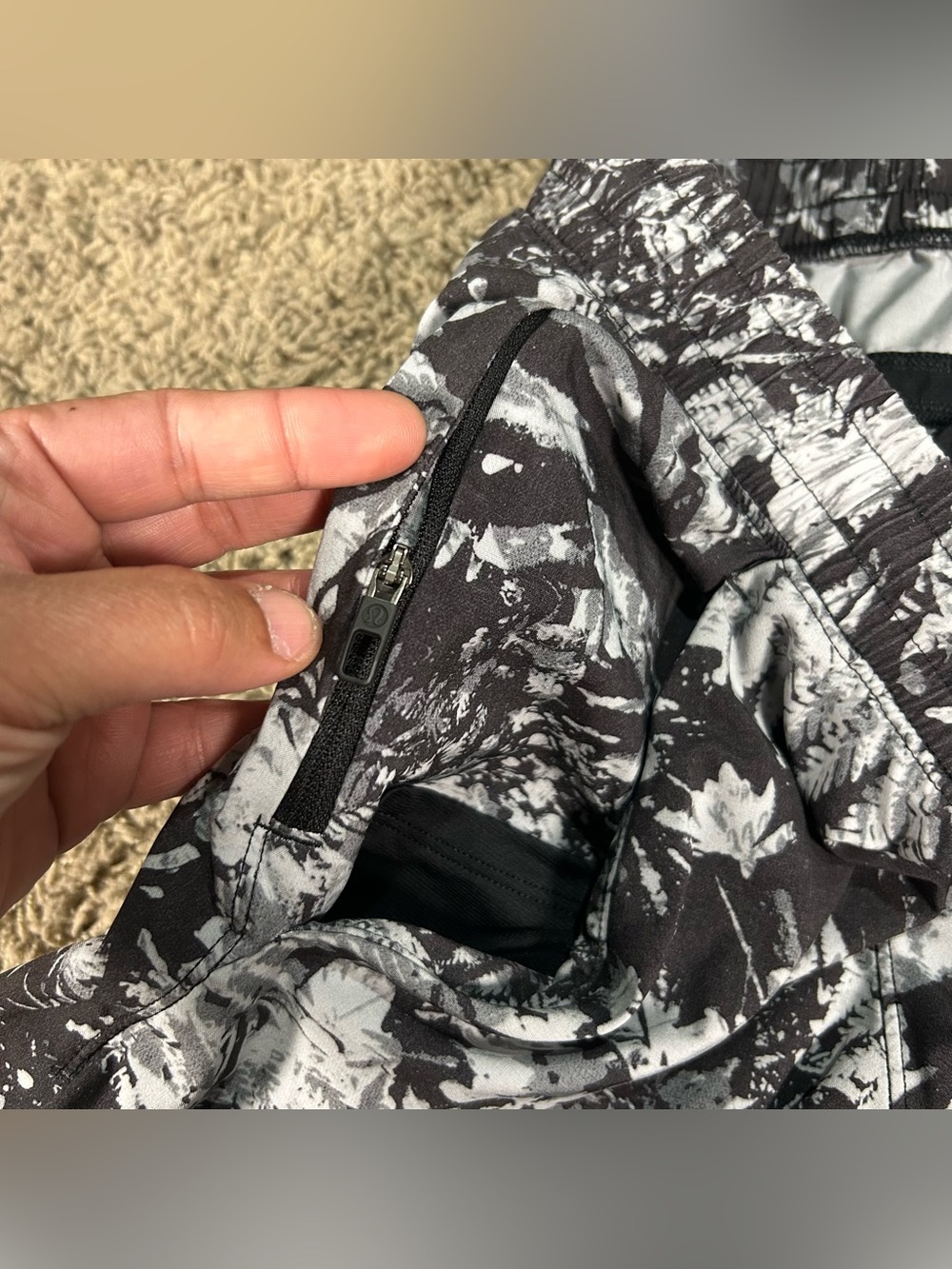 Lululemon Current State Shorts Mens Large 9" Canopy Ice Black Tropical Elements - Picture 4 of 9